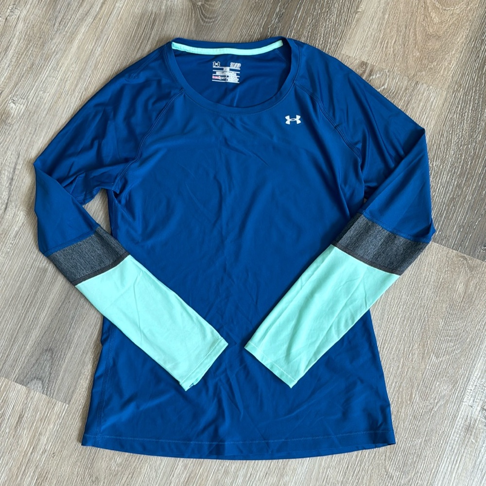 Women’s Under Armour long sleeve- small